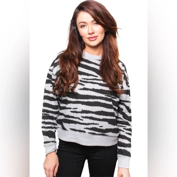 Women's Round Neck Large Long Sleeve Printed Sweater - Picture 1 of 3